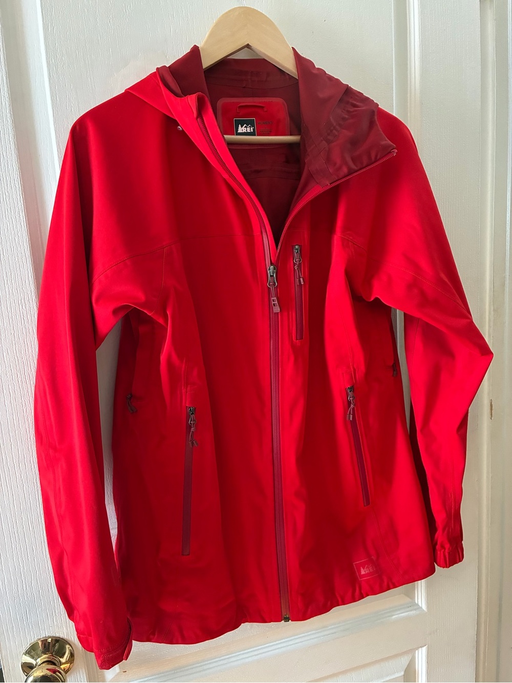 REI Red Hooded  Women’s Softshell Jacket. Size Large